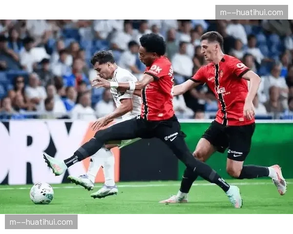 赫罗纳对阵贝蒂斯首发 维特塞尔布林德坐镇中场